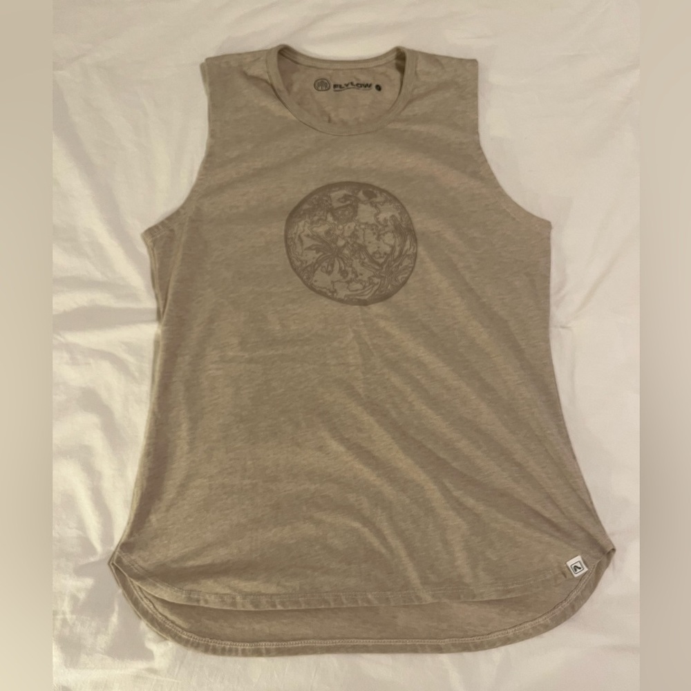 Flylow medium tank.